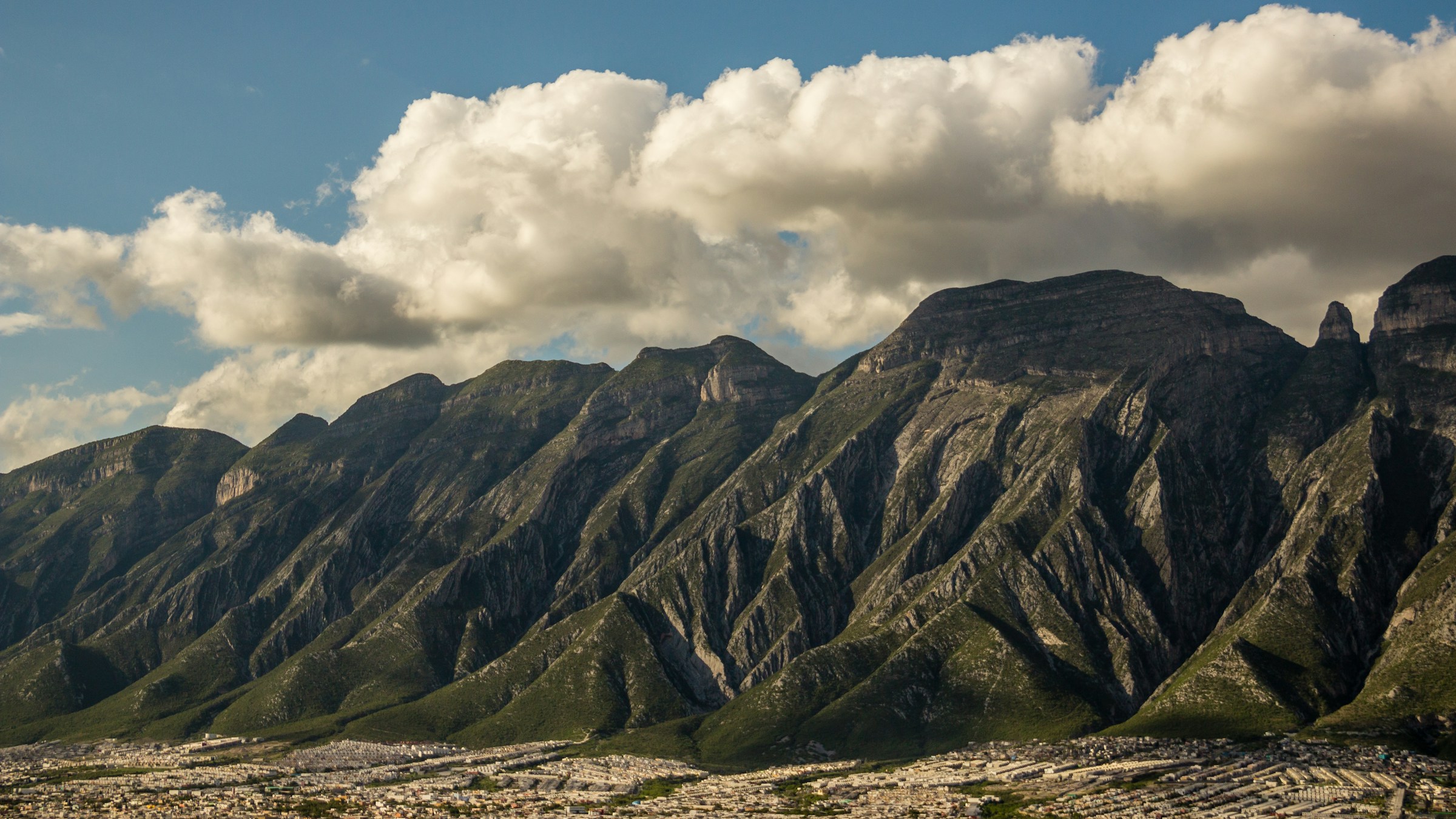 Montañas que rodean Monterrey, México